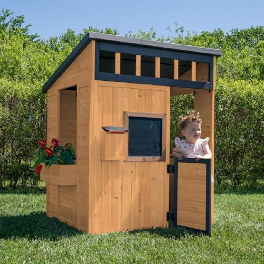 Outdoor kids playhouse: cedar  - Kids Outdoor Chalkboard recension och pris